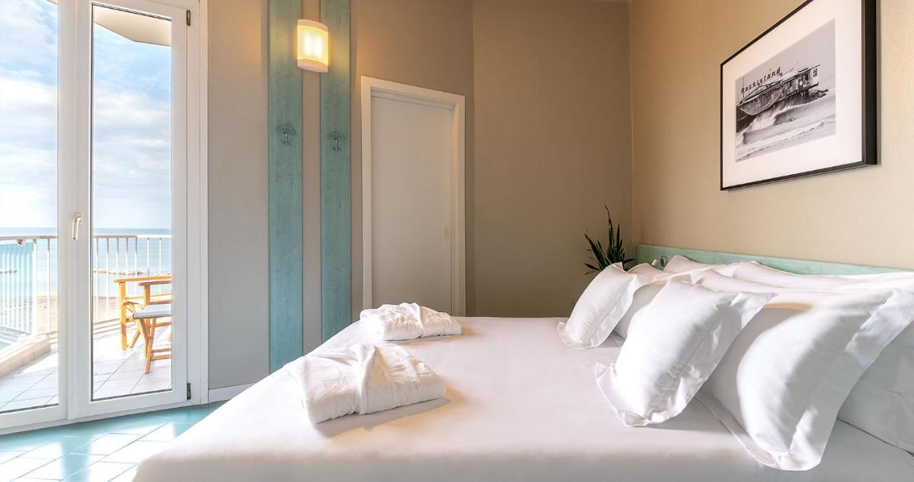 Victoria Palace Hotel Cattolica Eksteriør billede
