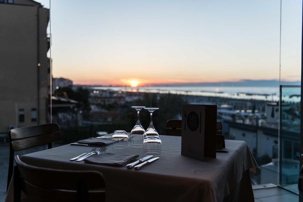 Victoria Palace Hotel Cattolica Eksteriør billede