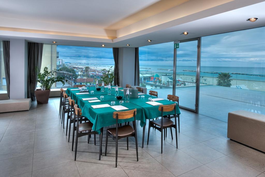 Victoria Palace Hotel Cattolica Eksteriør billede